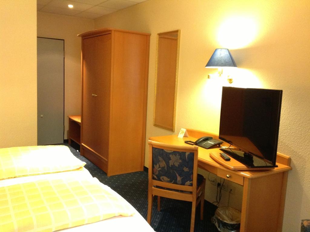 Duenenhotel Am Meer Rostock Room photo